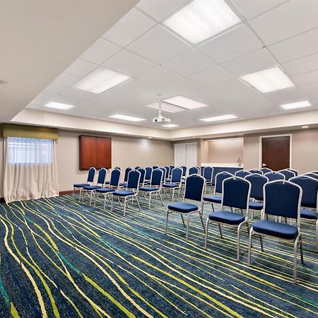 Hampton Inn & Suites Newtown Yardley Екстер'єр фото