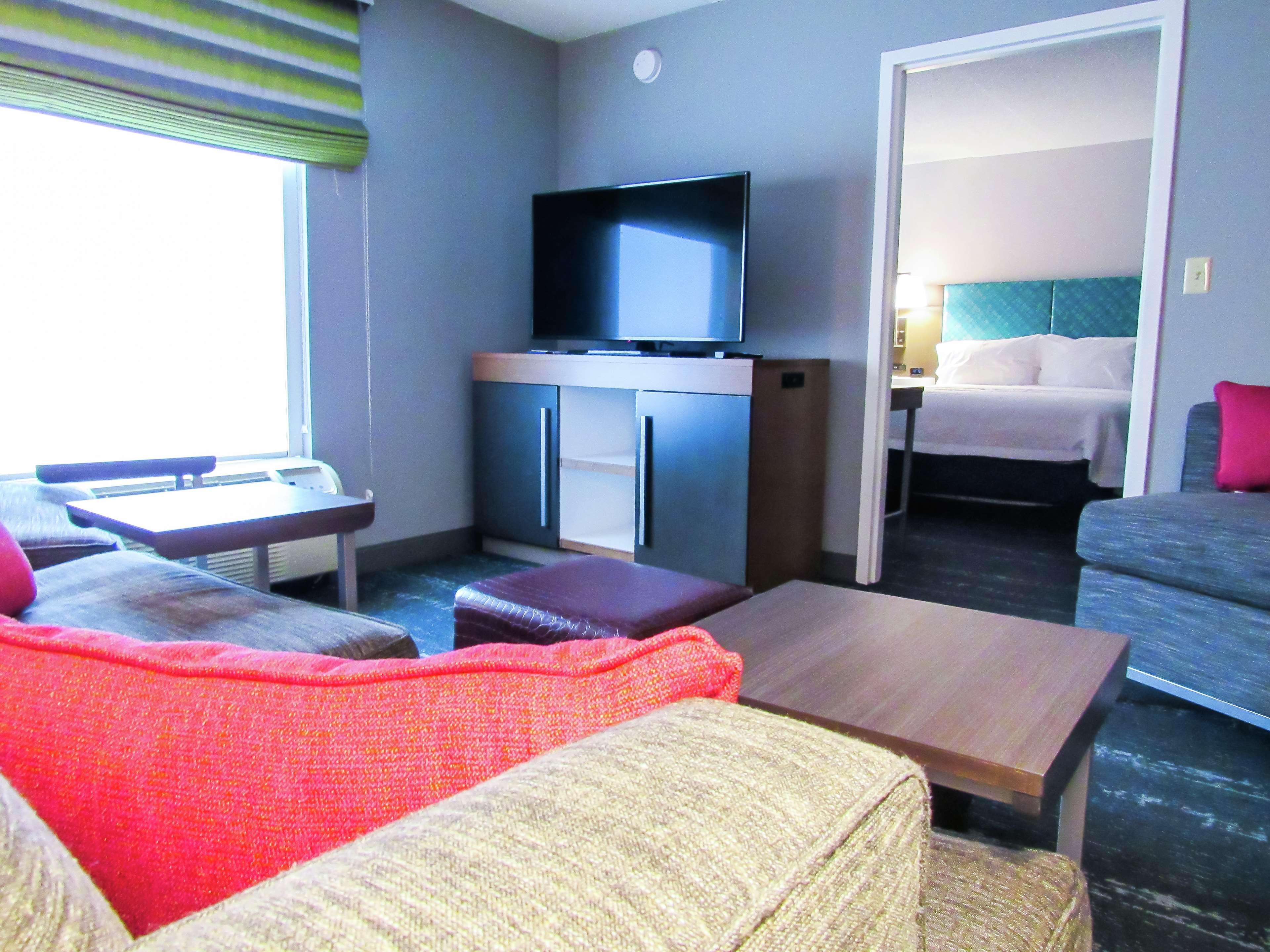 Hampton Inn & Suites Newtown Yardley Екстер'єр фото