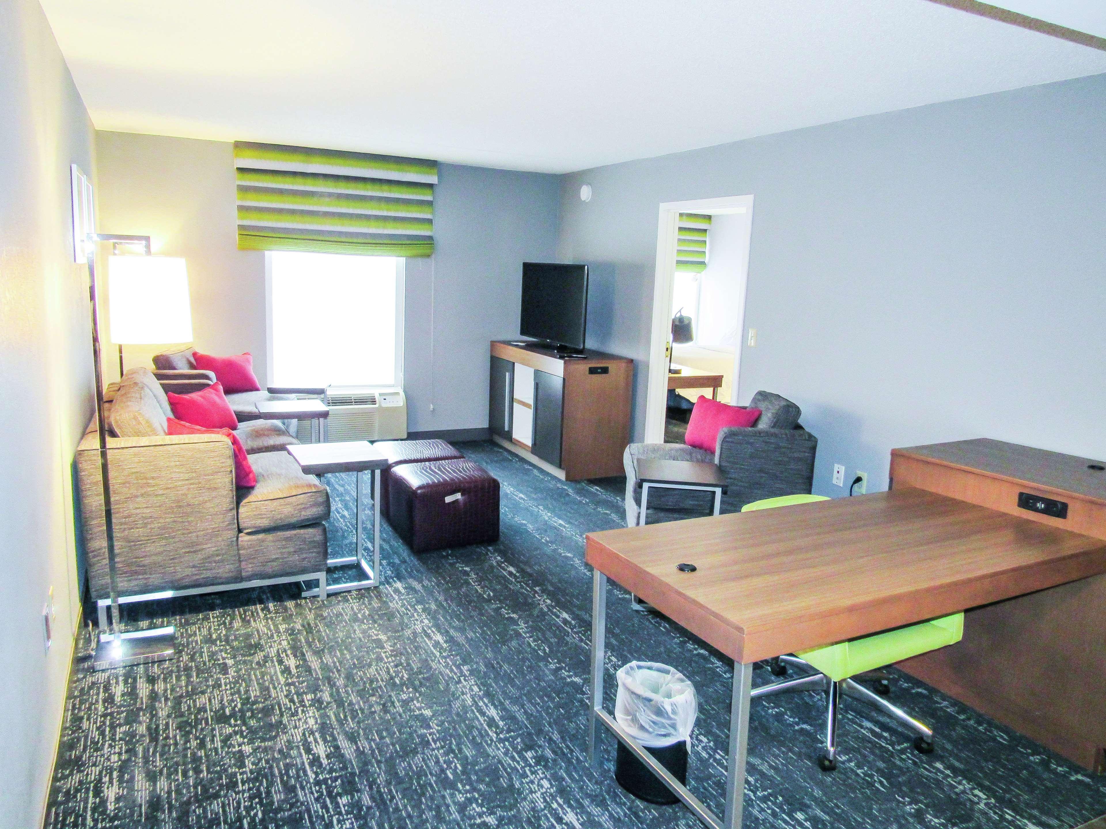 Hampton Inn & Suites Newtown Yardley Екстер'єр фото