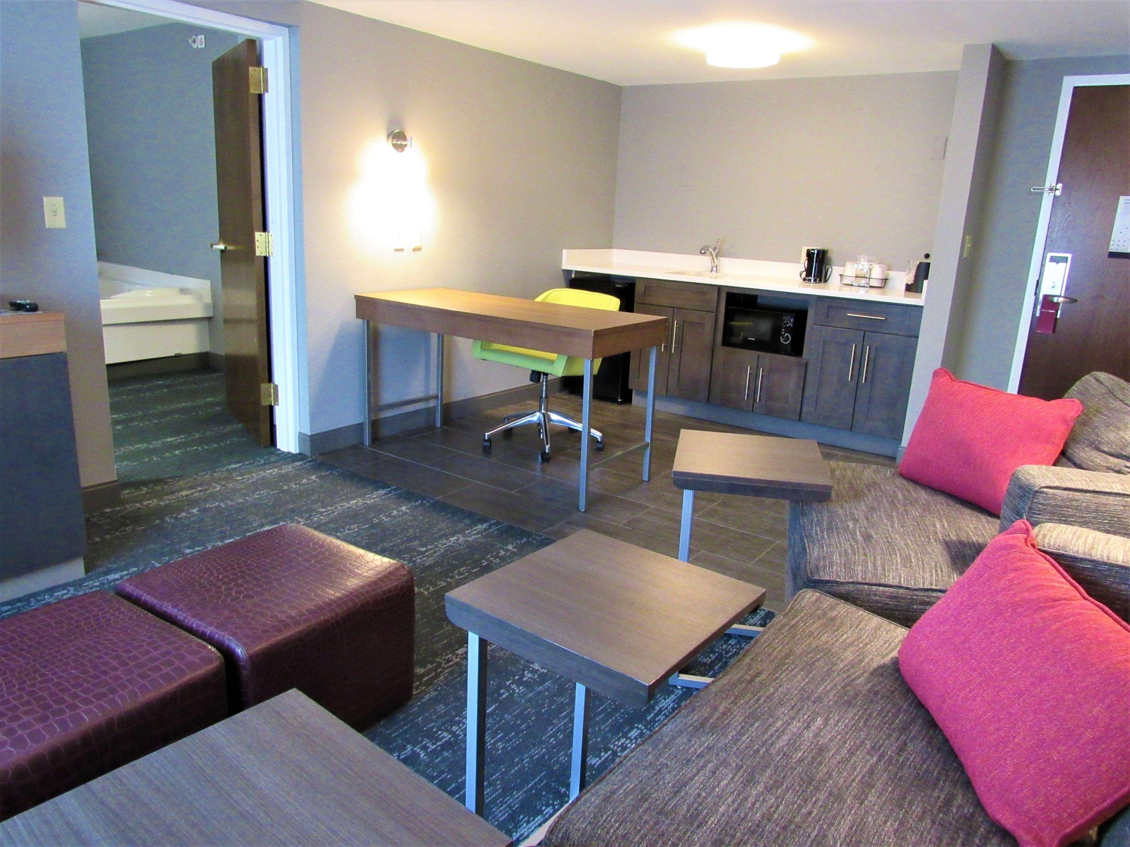 Hampton Inn & Suites Newtown Yardley Екстер'єр фото