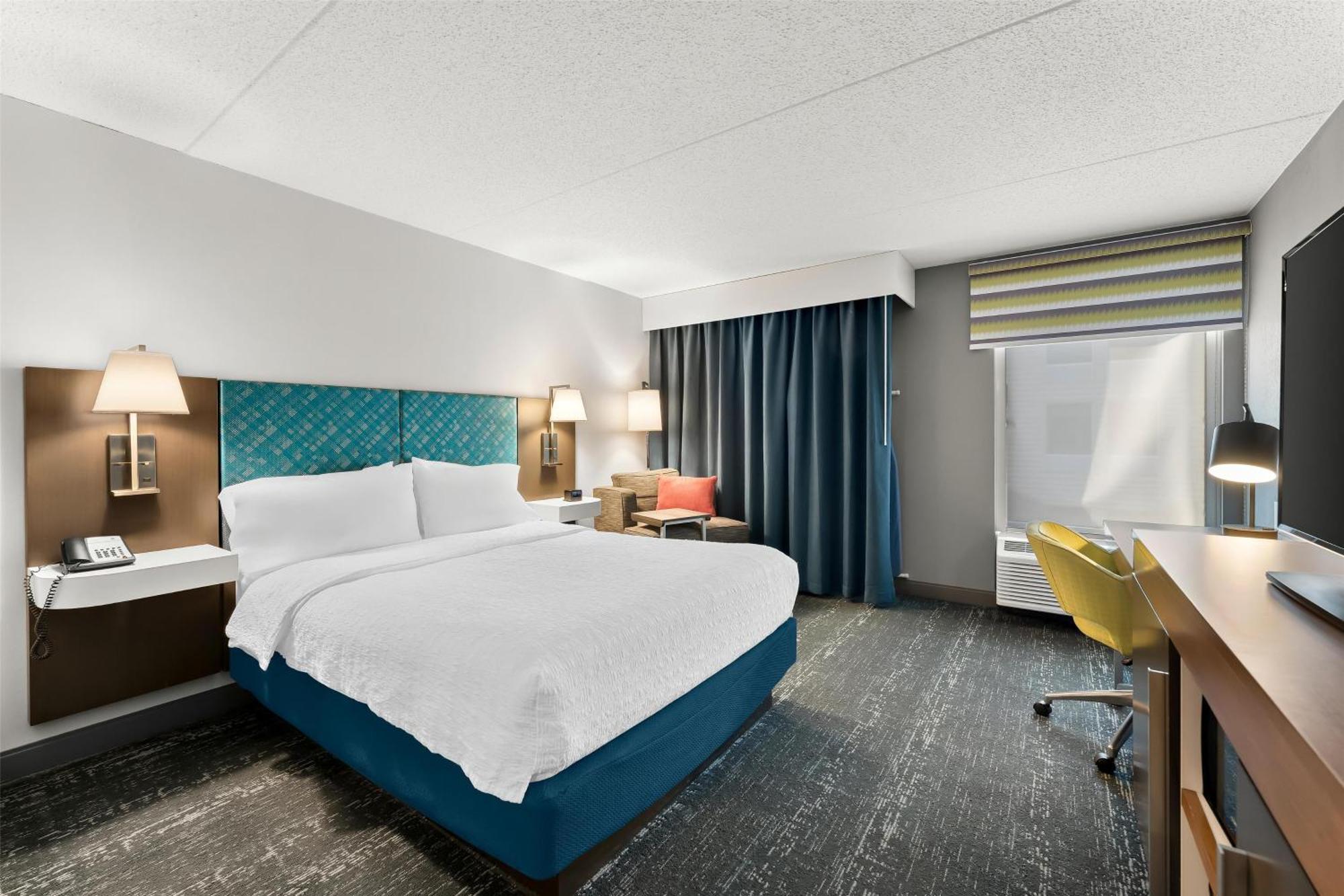 Hampton Inn & Suites Newtown Yardley Екстер'єр фото