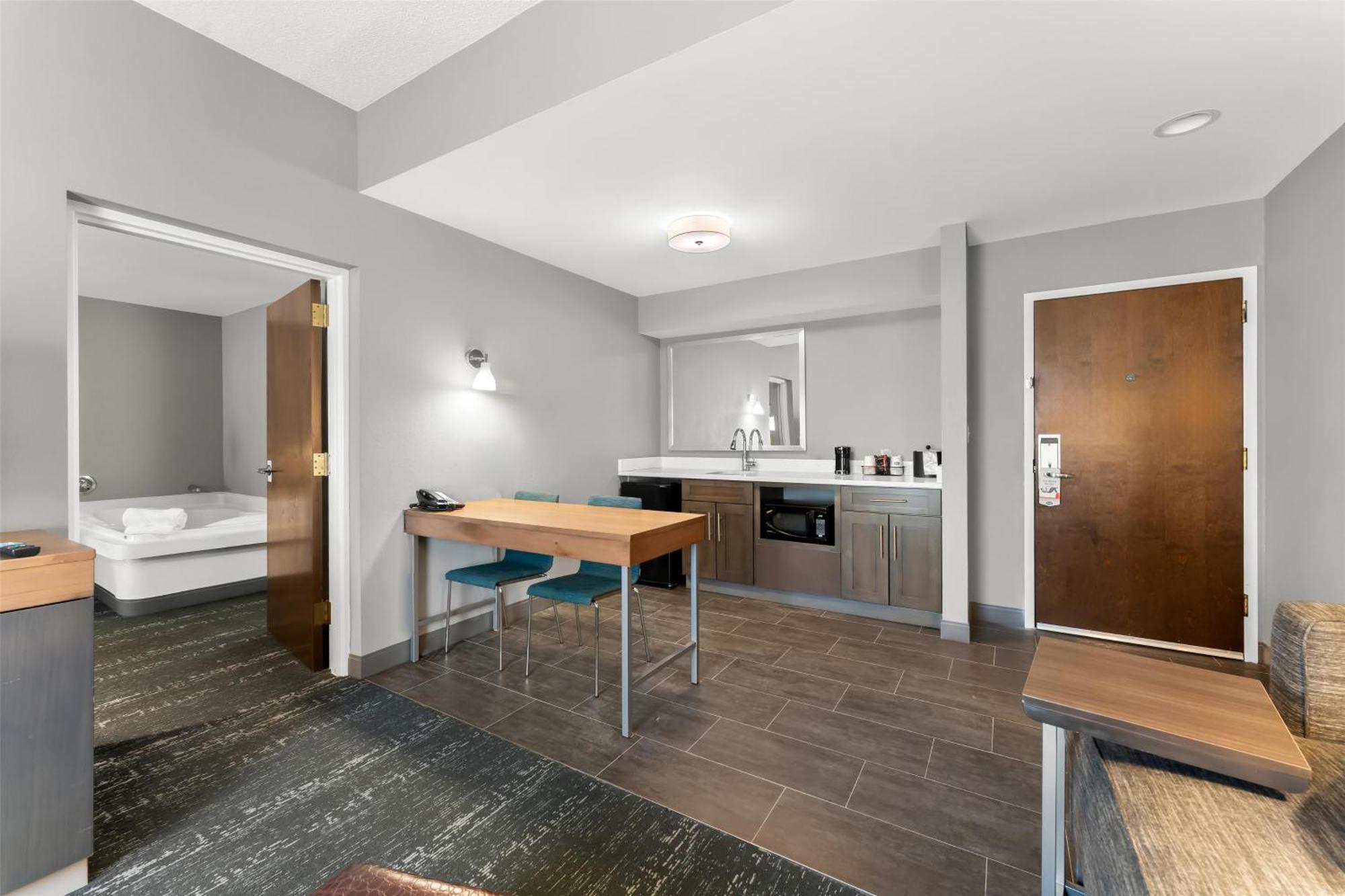 Hampton Inn & Suites Newtown Yardley Екстер'єр фото