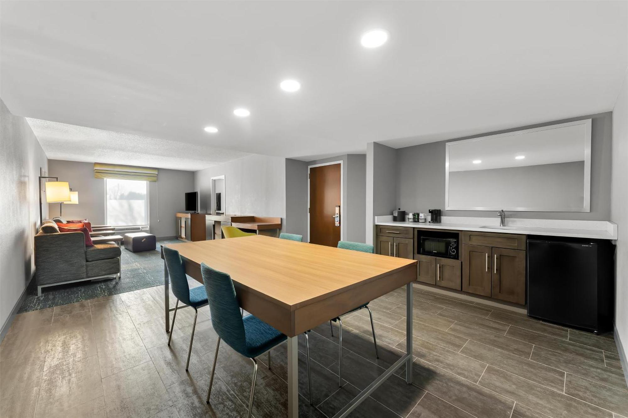 Hampton Inn & Suites Newtown Yardley Екстер'єр фото