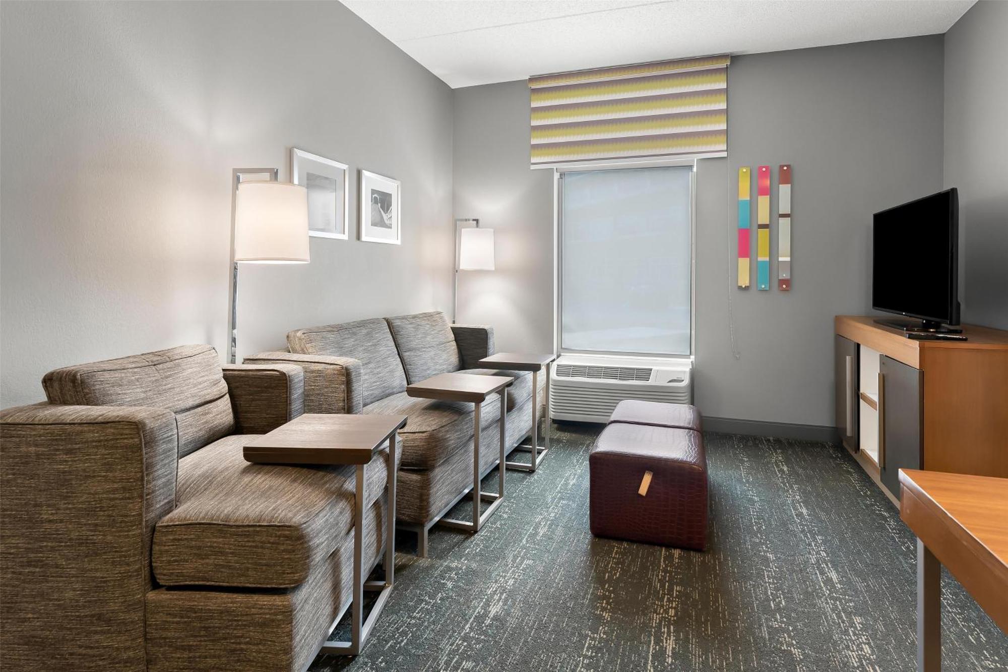 Hampton Inn & Suites Newtown Yardley Екстер'єр фото
