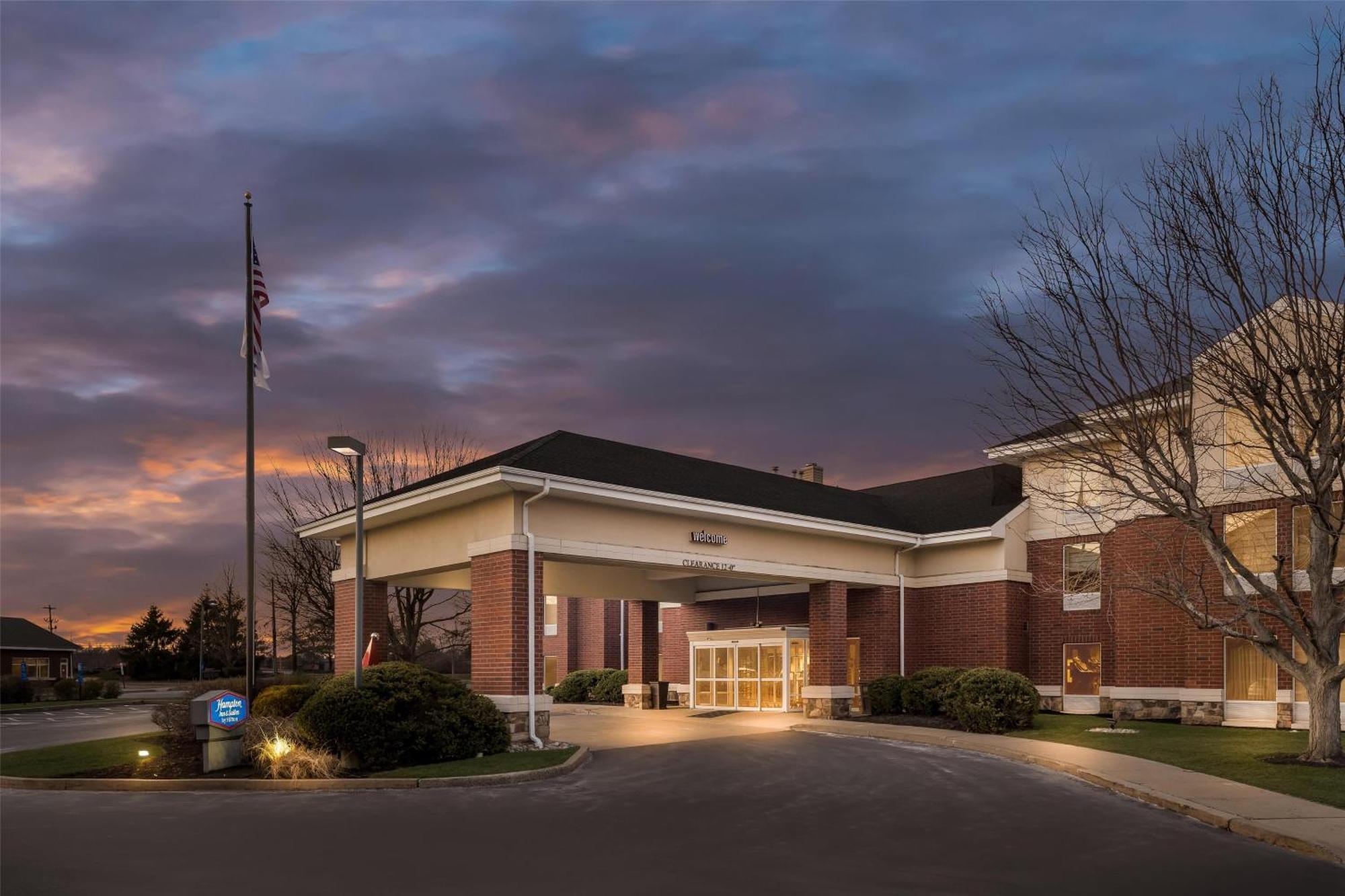 Hampton Inn & Suites Newtown Yardley Екстер'єр фото
