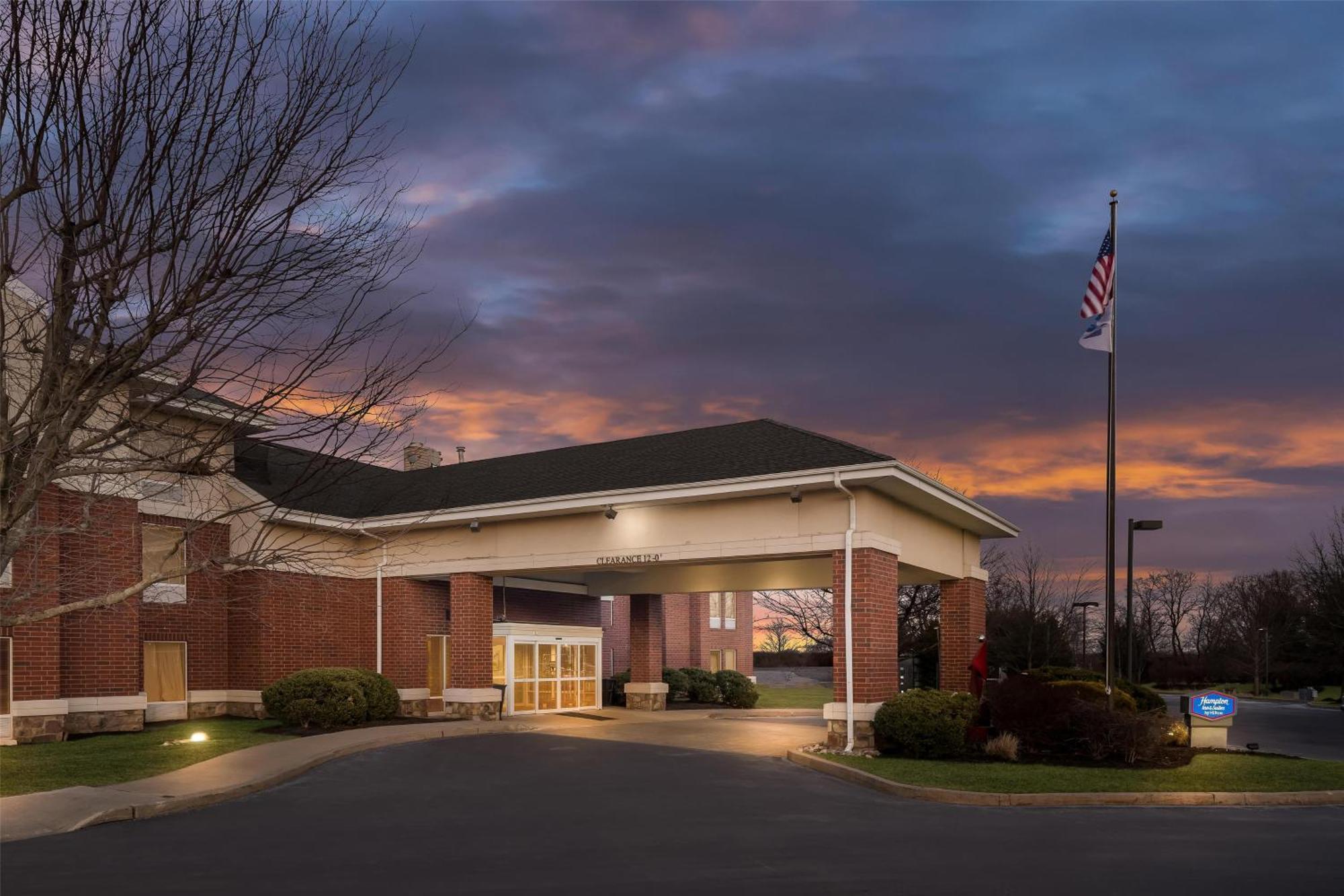 Hampton Inn & Suites Newtown Yardley Екстер'єр фото
